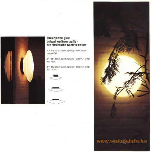 Raak Discus Flush Mount or Wall Lamp - Catalogue 9 - 1972 - Opal frosted glass