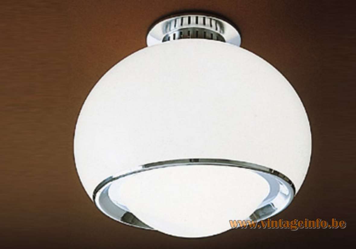 Harvey Guzzini Bud Pendant Lamp acrylic Design: 1968 Studio 6G IGuzzini Grande Meblo