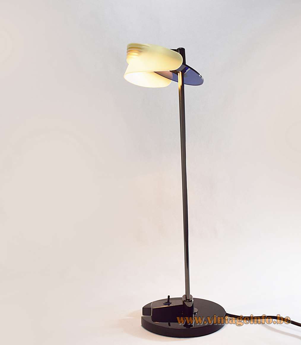 Arteluce Fritz desk lamp Memphis style halogen table lamp 1987 design by King & Miranda 