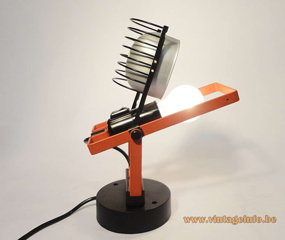 Artemide Sintesi Faretto table lamp design: Ernesto Gismondi orange & black metal grid lampshade 1970s 1980s Italy