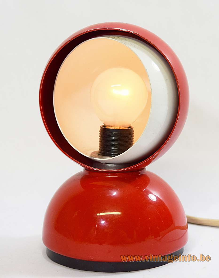 Artemide Eclisse table lamp 1965 design: Vico Magistretti red half round base aluminium globe white diffuser