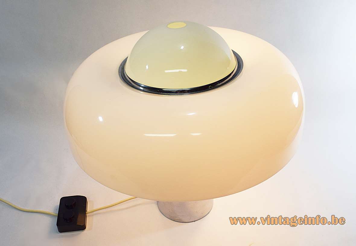 White Harvey Guzzini Brumbry table lamp 1969 design: Luigi Massoni chrome base acrylic Perspex mushroom lampshade