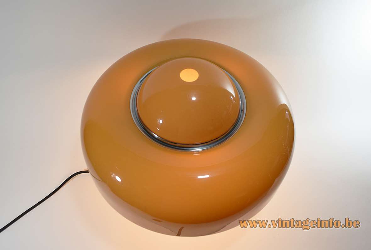 Harvey Guzzini Brumbry table lamp 1969 design: Luigi Massoni chrome base brown acrylic mushroom lampshade Italy