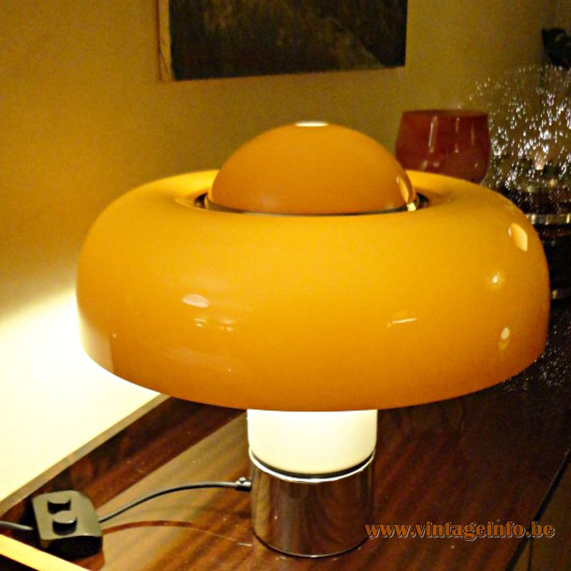 VLM D-662 switch - Harvey Guzzini Brumbry Table Lamp