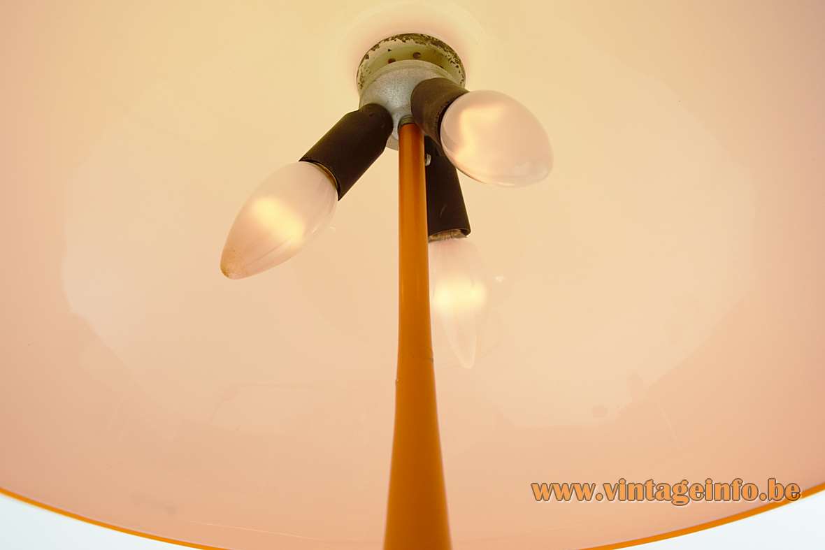 Harvey Guzzini Toledo table lamp 1965 design: Luigi Massoni orange acrylic mushroom lampshade aluminium base 1960s