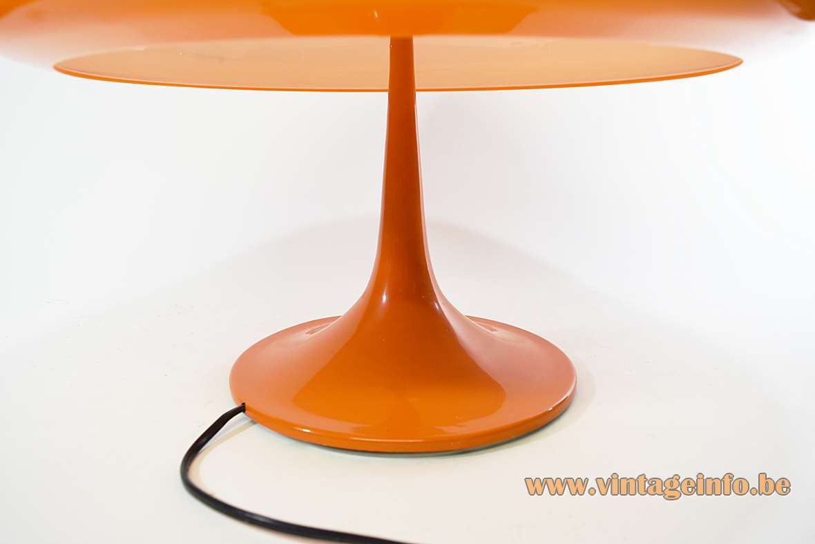 Harvey Guzzini Toledo table lamp 1965 design: Luigi Massoni orange acrylic mushroom lampshade aluminium base 1960s
