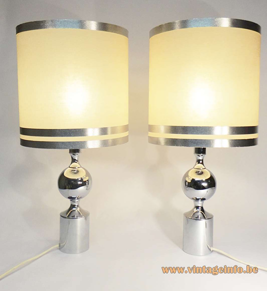 Hustadt-Leuchten chrome table lamps with a round base and globe lampshade with 3 aluminium rings