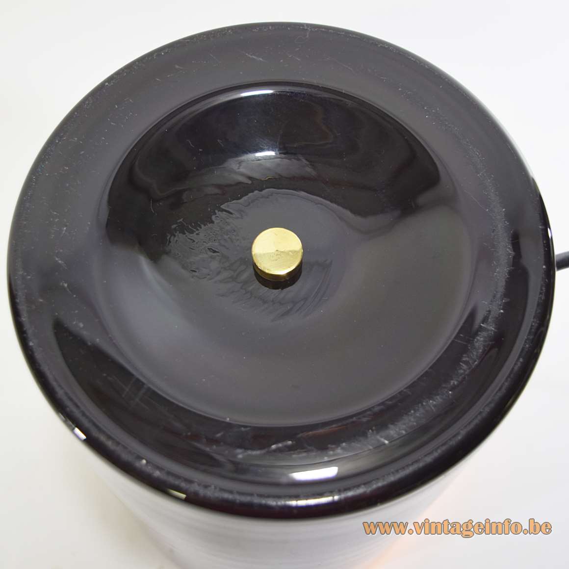 Leucos Gill table lamp design: Roberto Pamio black Murano glass bottom base brass nut 1960s Italy