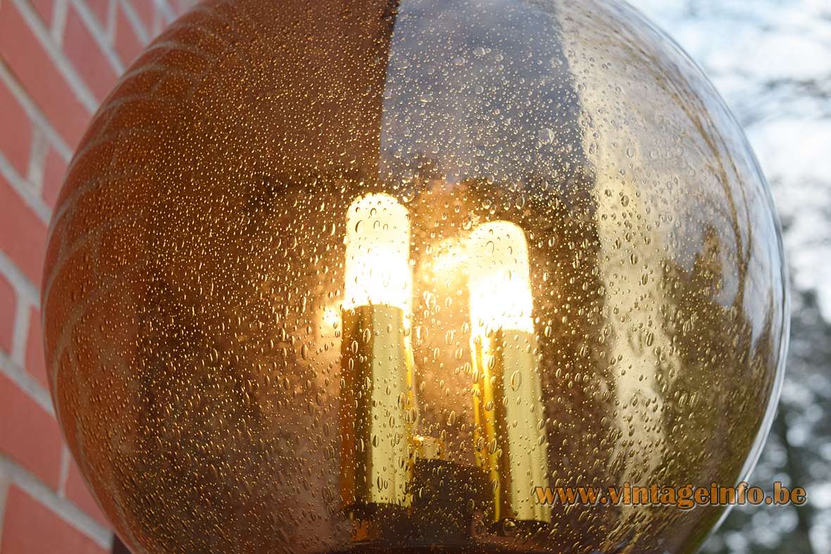 Glashütte Limburg bubble glass garden wall lamp in brass with 3 E14 bulbs inside a globe