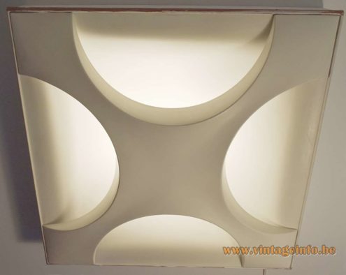 Staff Oyster Wall Lamp 5