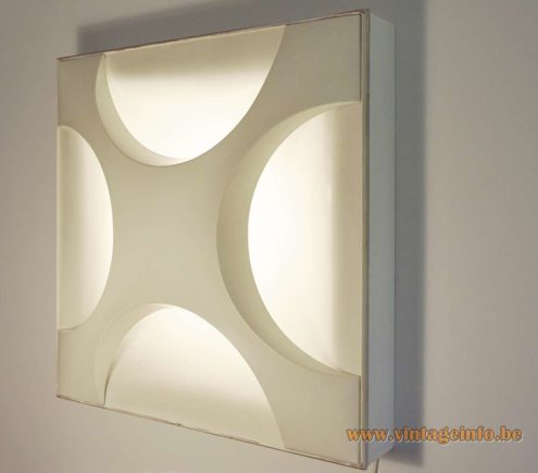 Staff Oyster Wall Lamp 6