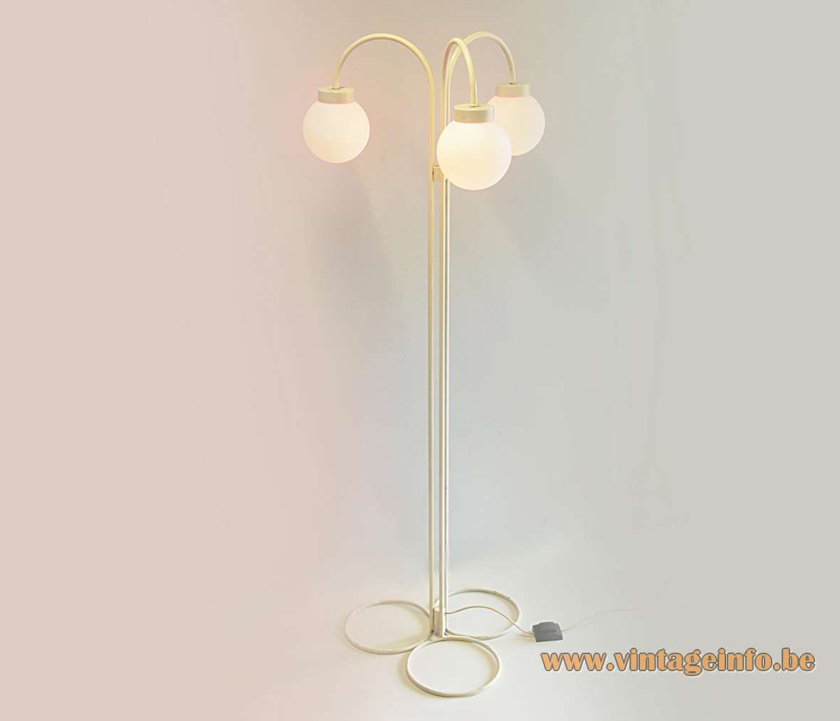  1960s white globes floor Lamp with 3 opal glass lampshades open circle base iron rods 1950s