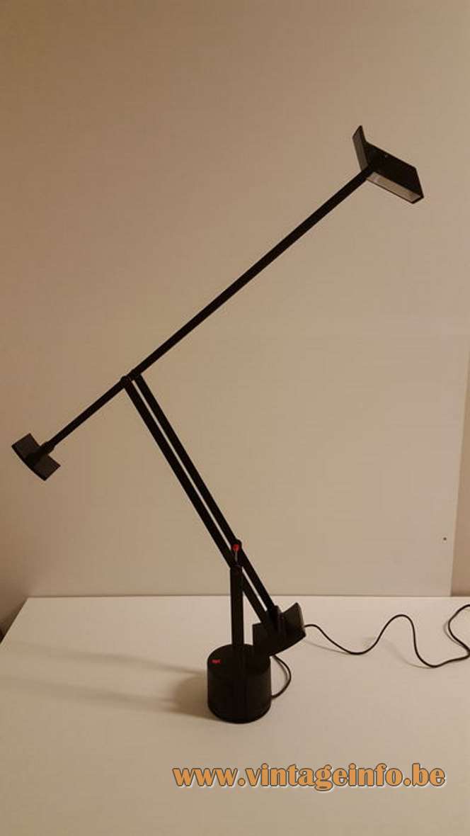 Artemide Tizio 50 desk lamp design: Richard Sapper black metal rods round base parallelogram lampshade 1970s
