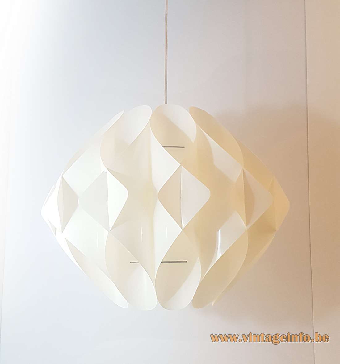 Butterfly style pendant lamp design: Lars Schiøler white folded plastic PVC lampshade Woja Prova 1970s