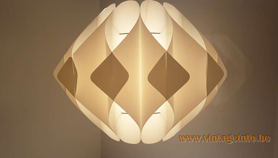 Butterfly style pendant lamp design: Lars Schiøler white folded plastic PVC lampshade Woja Prova 1970s