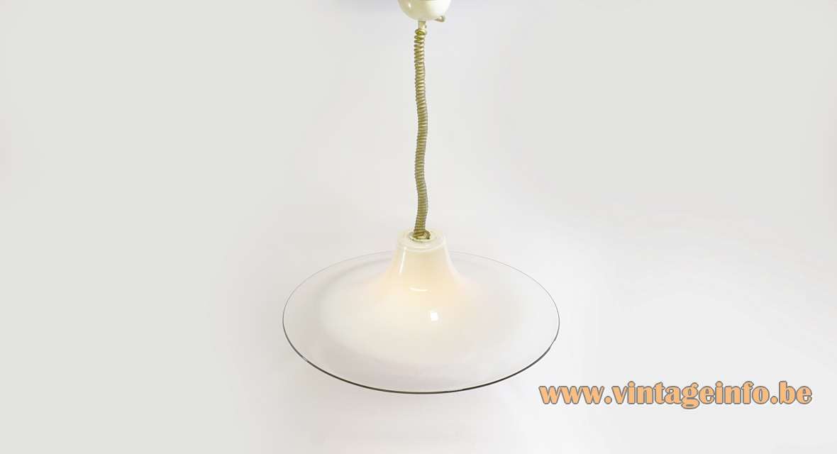 Leucos Cinea pendant lamp design: Giusto Toso white & clear Murano glas witch hat lampshade 1970s Italy