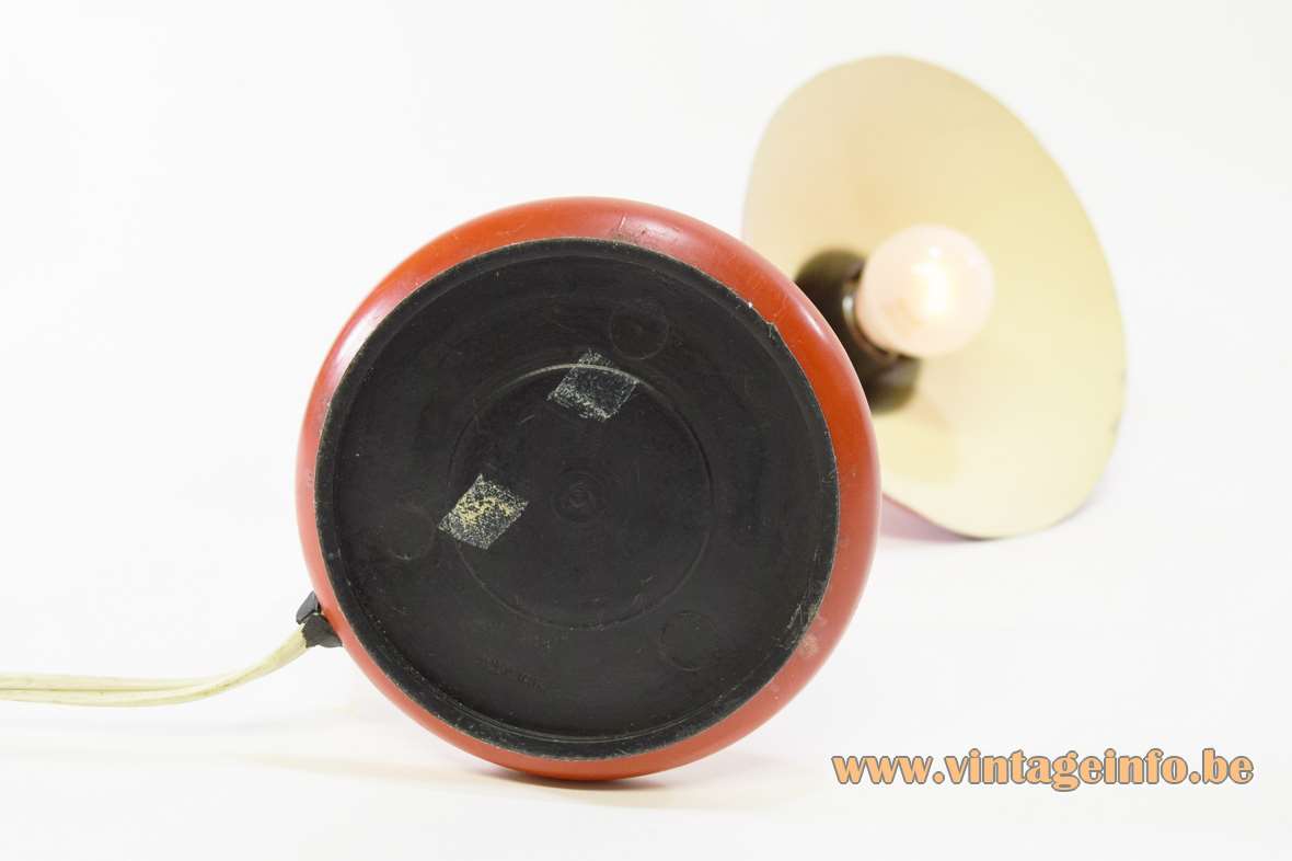 1960s witch hat desk lamp round red base black plastic bottom Made in Italy 1970s Prova