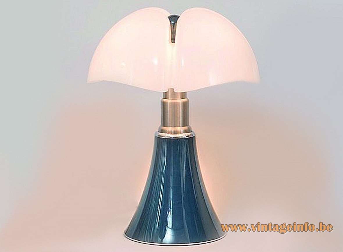 Martinelli Luce Pipistrello table lamp design: Gae Aulenti white acrylic bat lampshade adjustable metal base 1960s 