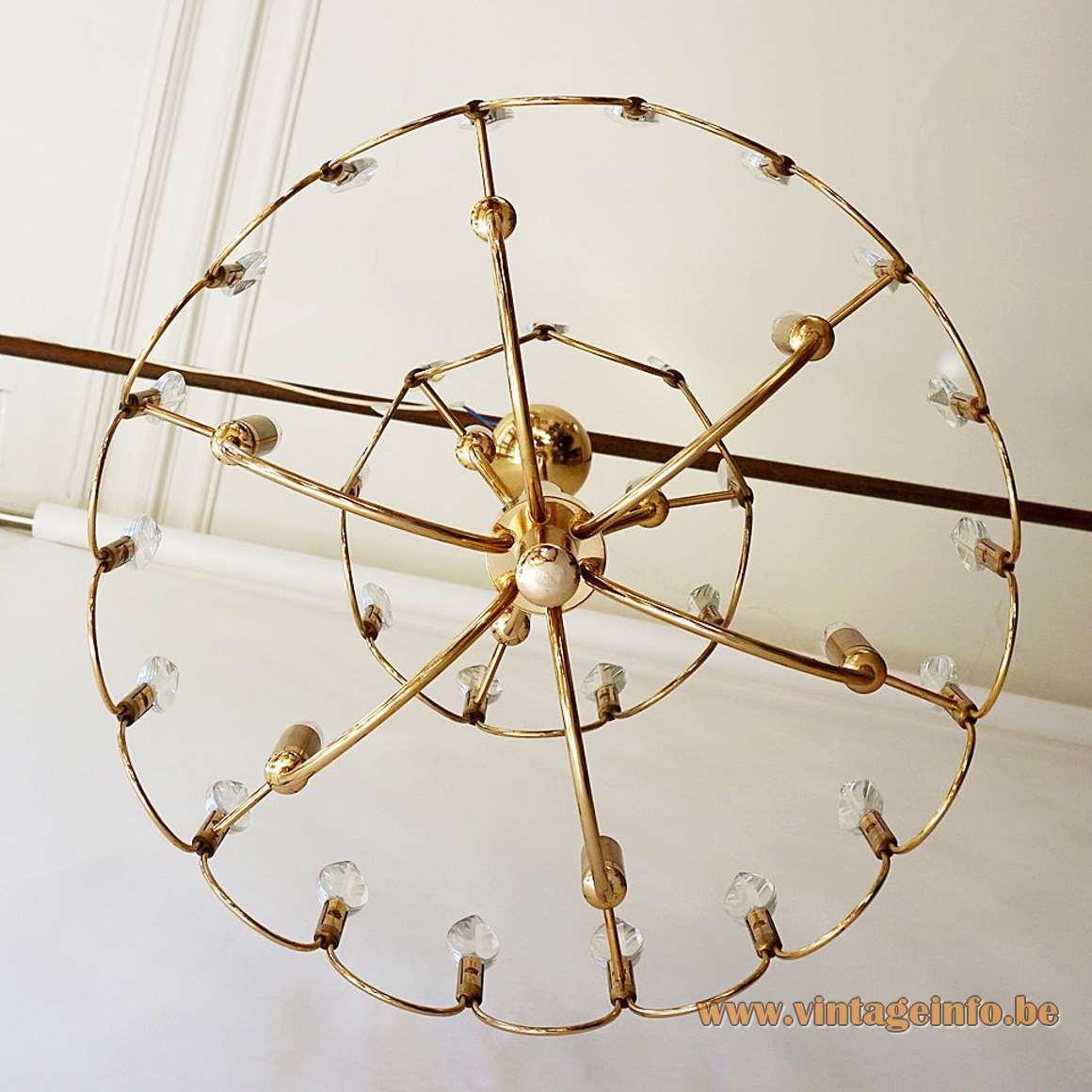 Gaetano Sciolari brass & crystal drops chandelier curved thin rods 9 light bulbs 1970s Sciolari Illuminazione Italy 