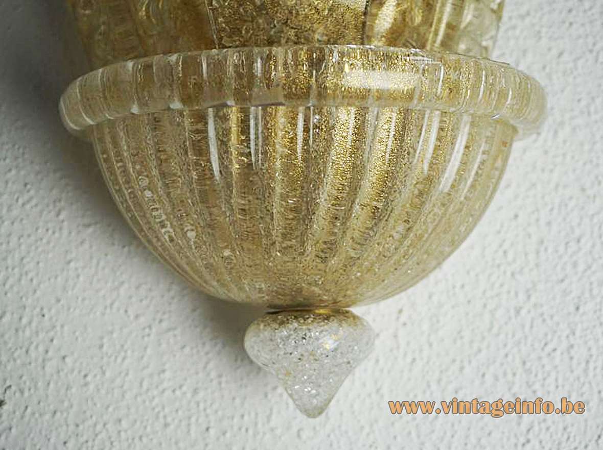 Barovier & Toso gold flakes wall lamp hands blown glass leaves gold foil 1960s 1970s Murano Italy