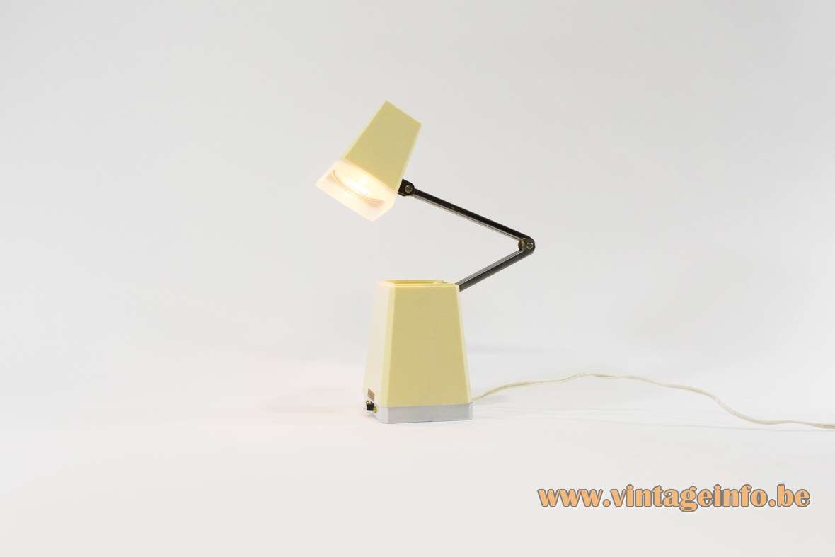 Vintage Foldable Windsor High Intensity Desk Lamp Light  Hong Kong new