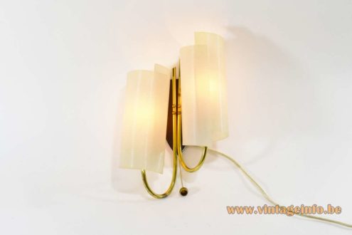 1950s Brass And Acrylic Wall Lamp 4