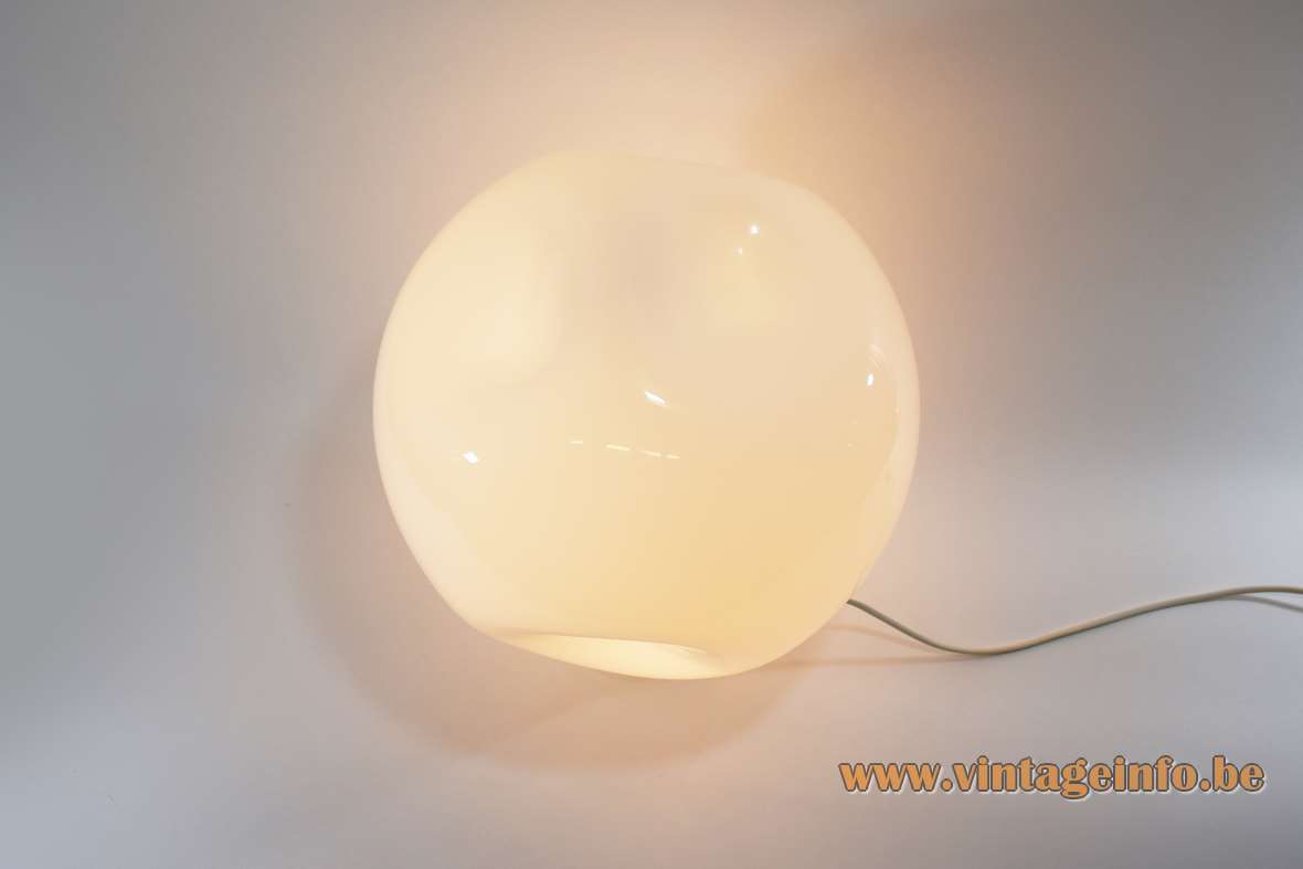 1970s dimpled balloon table lamp Roccia white opal deflated Murano glass lampshade Effetre Murano top view