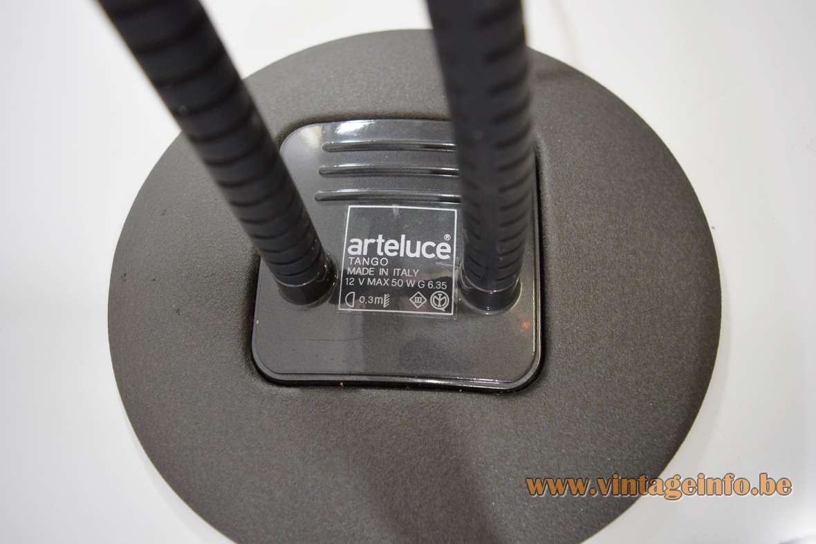 Arteluce Tango desk lamp design: Stephan Copeland black cast iron base plastic flexible rubber 1980s 1990s
