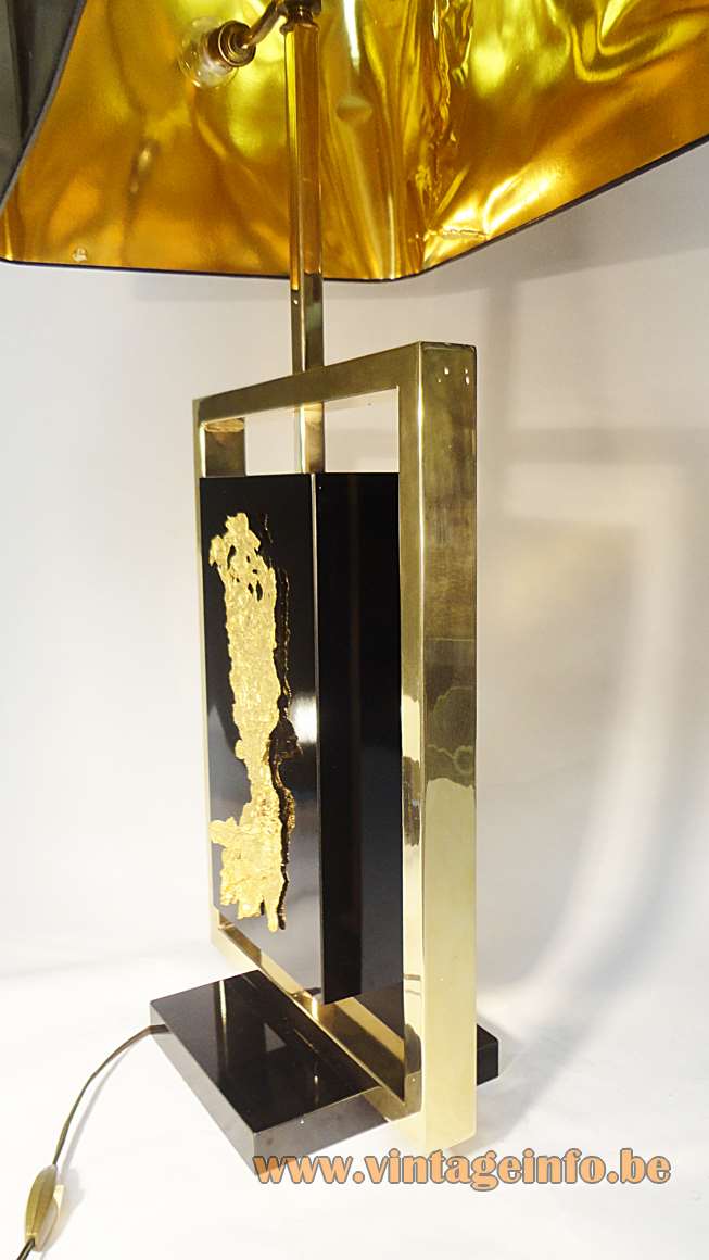Philippe Cheverny "Gold" Table Lamp in black wood and square brass rods with postiche stream gold 