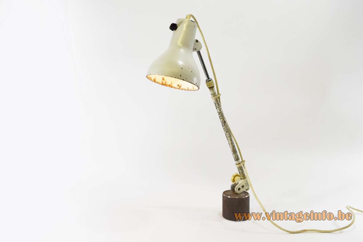 Kaiser Idell 1960s work lamp round metal lampshade extendable rod iron base industrial design: Christian Dell