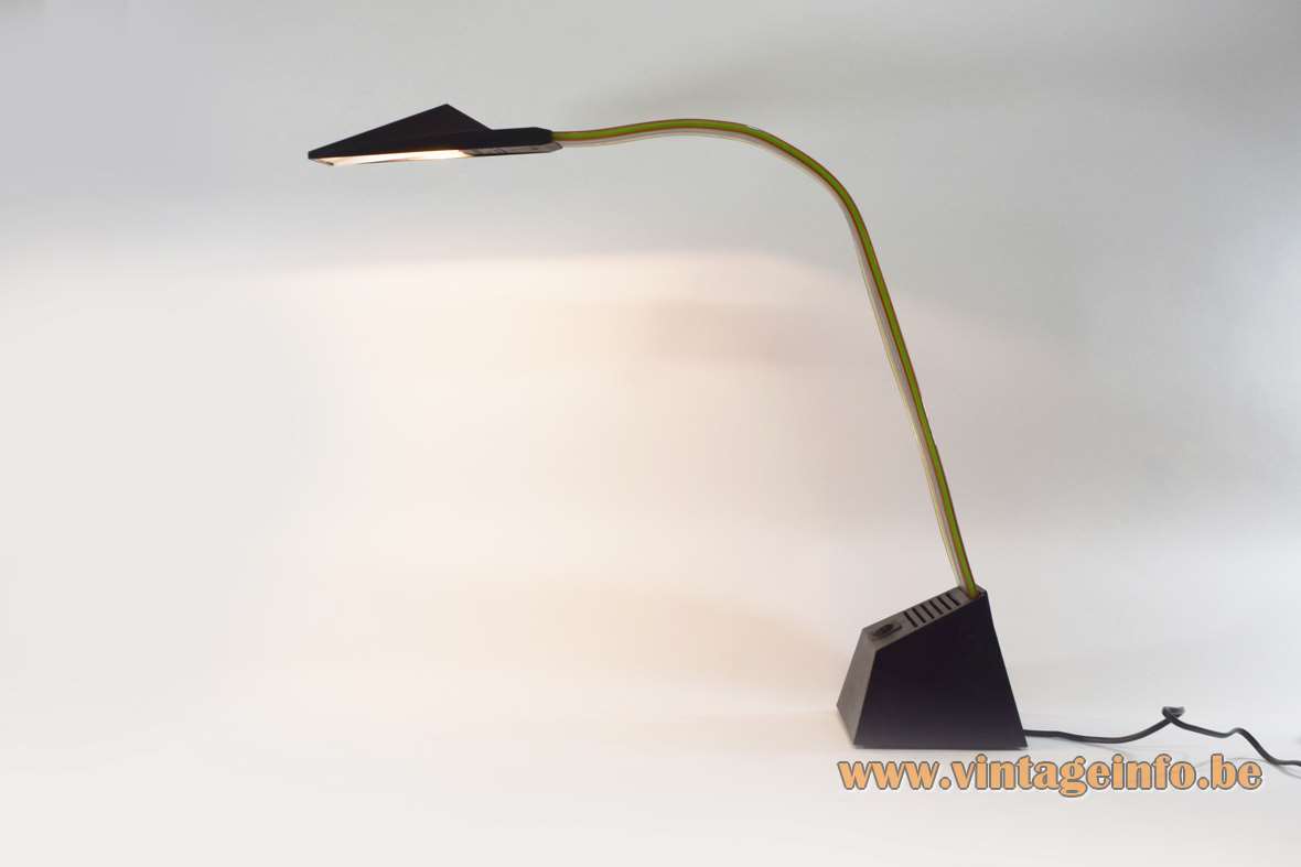 Stilnovo Nastro desk lamp 1984 design: Alberto Fraser fly curtain plastic ribbon black base lampshade 1980s 