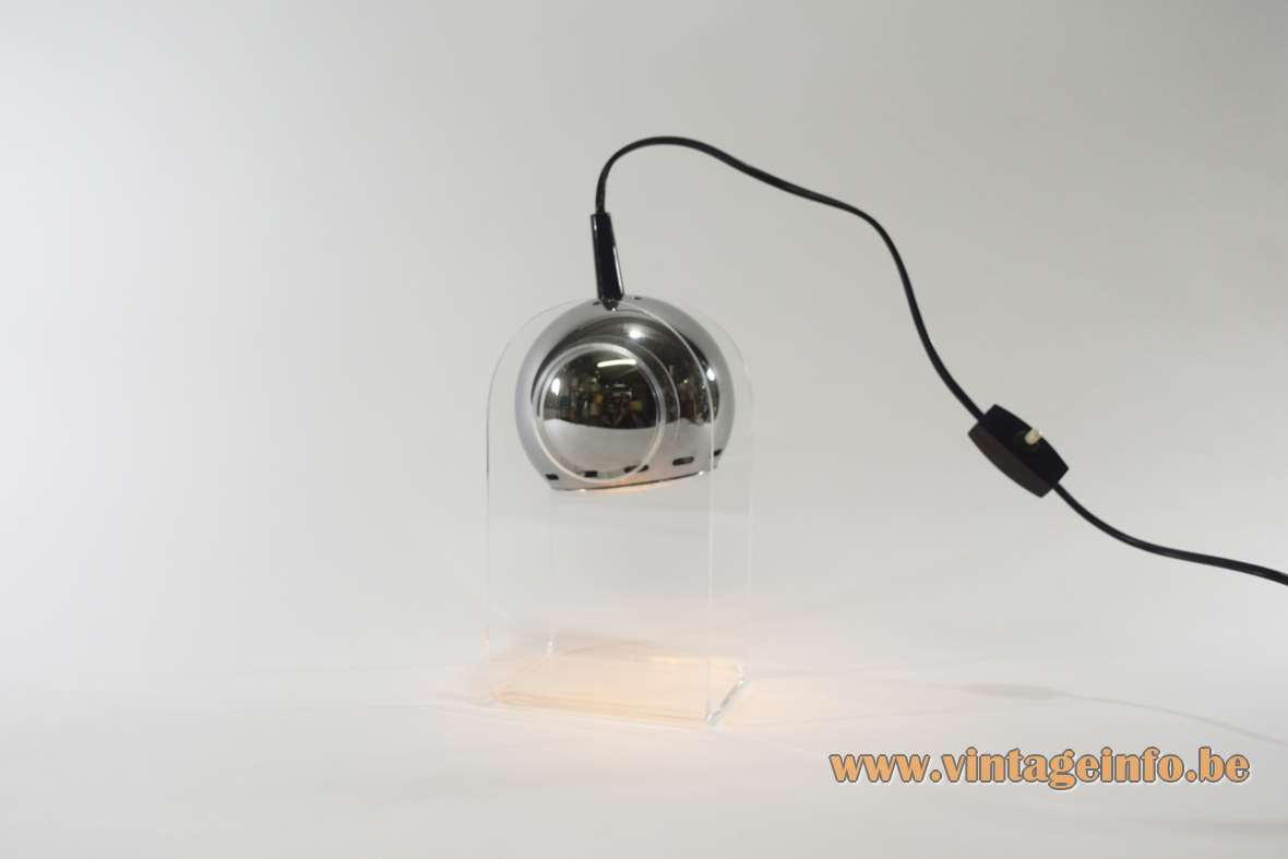 Gino Sarfatti model 540 style table lamp clear acrylic base chrome globe 1970s 1980s Arteluce Italy