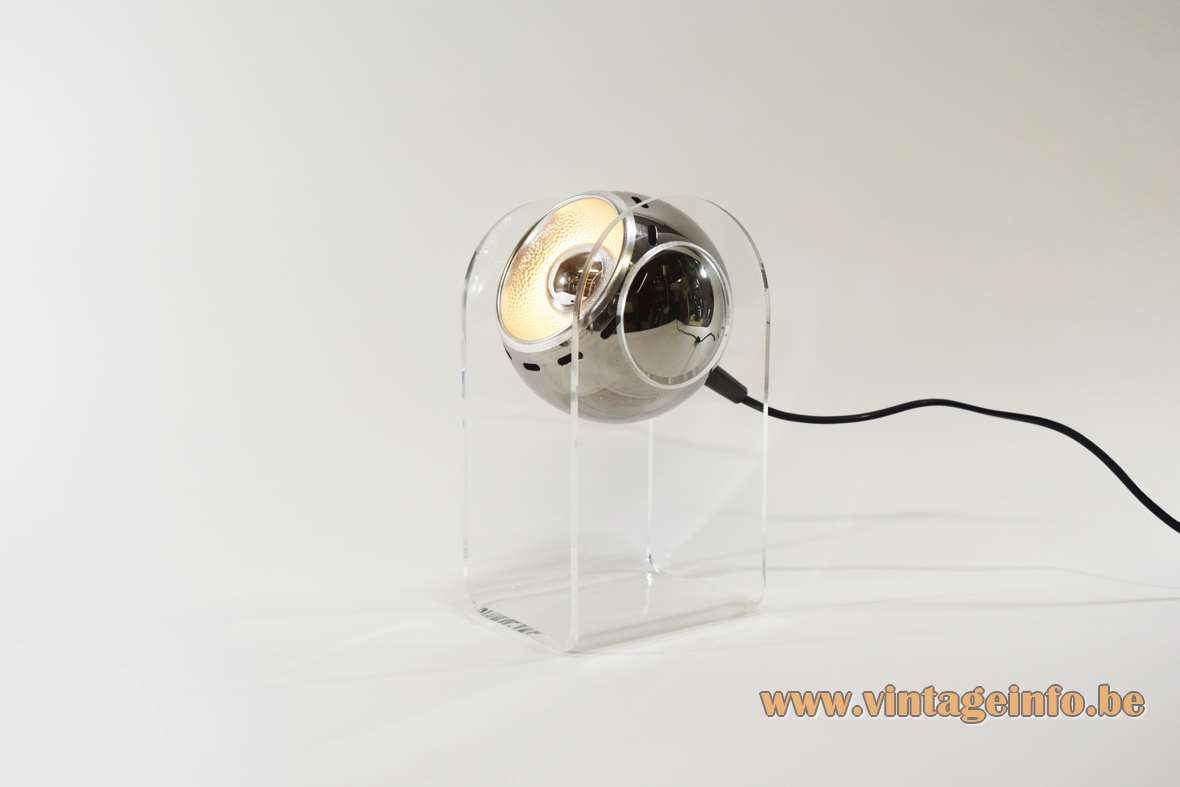 Gino Sarfatti model 540 style table lamp clear acrylic base chrome globe 1970s 1980s Arteluce Italy
