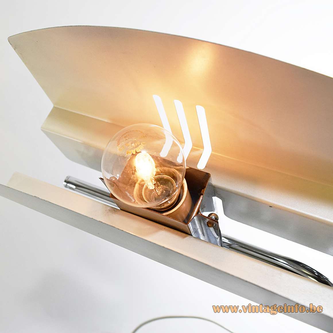 1970s Italian Ashtray Desk Lamp silver painted aluminium flat lampshade chrome folded rod Florence MCM