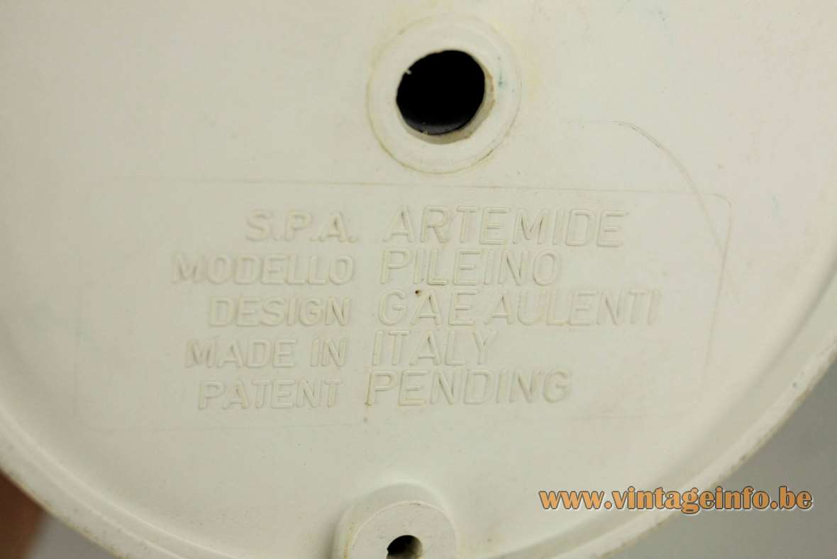 Gae Aulenti Artemide Pileino table lamp 1972 design white painted metal lampshade plastic pivoting base label