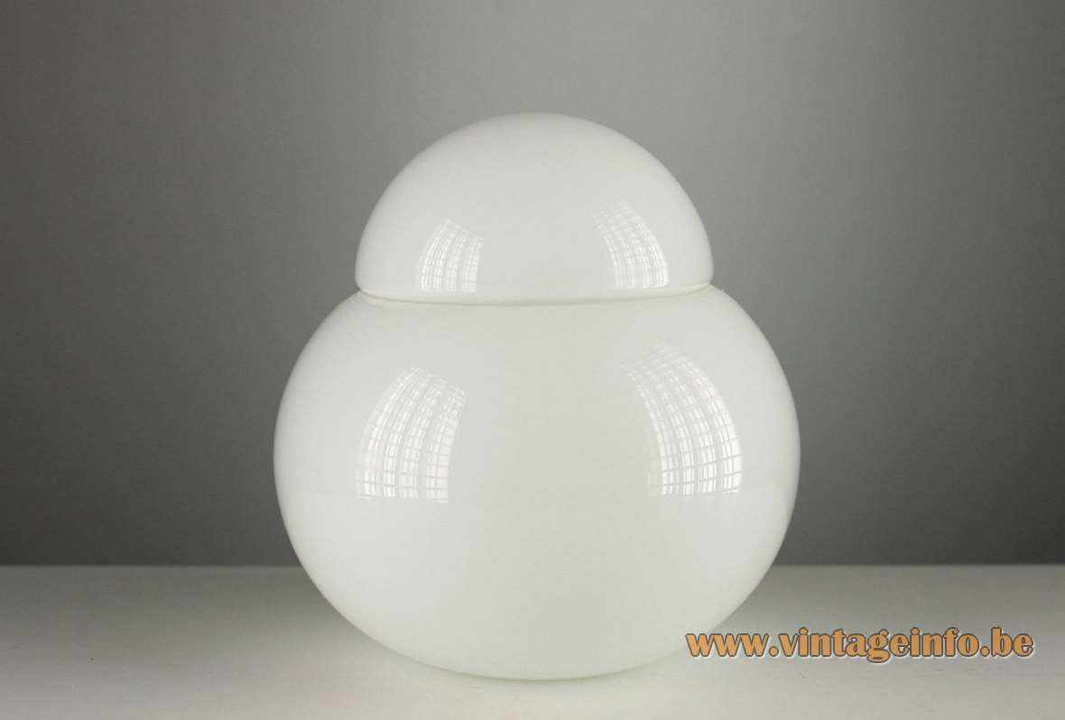 Sergio Asti FontanaArte Daruma table lamp 1968 design 2 opal half globe glass parts 1960s 1970s