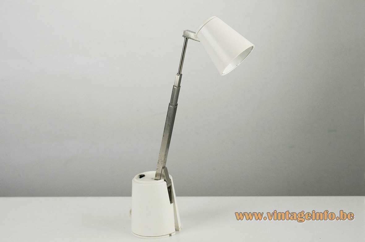 Featured image of post Extendable Desk Lamp - Desk lamps come in all shapes, sizes, wattages, and prices.