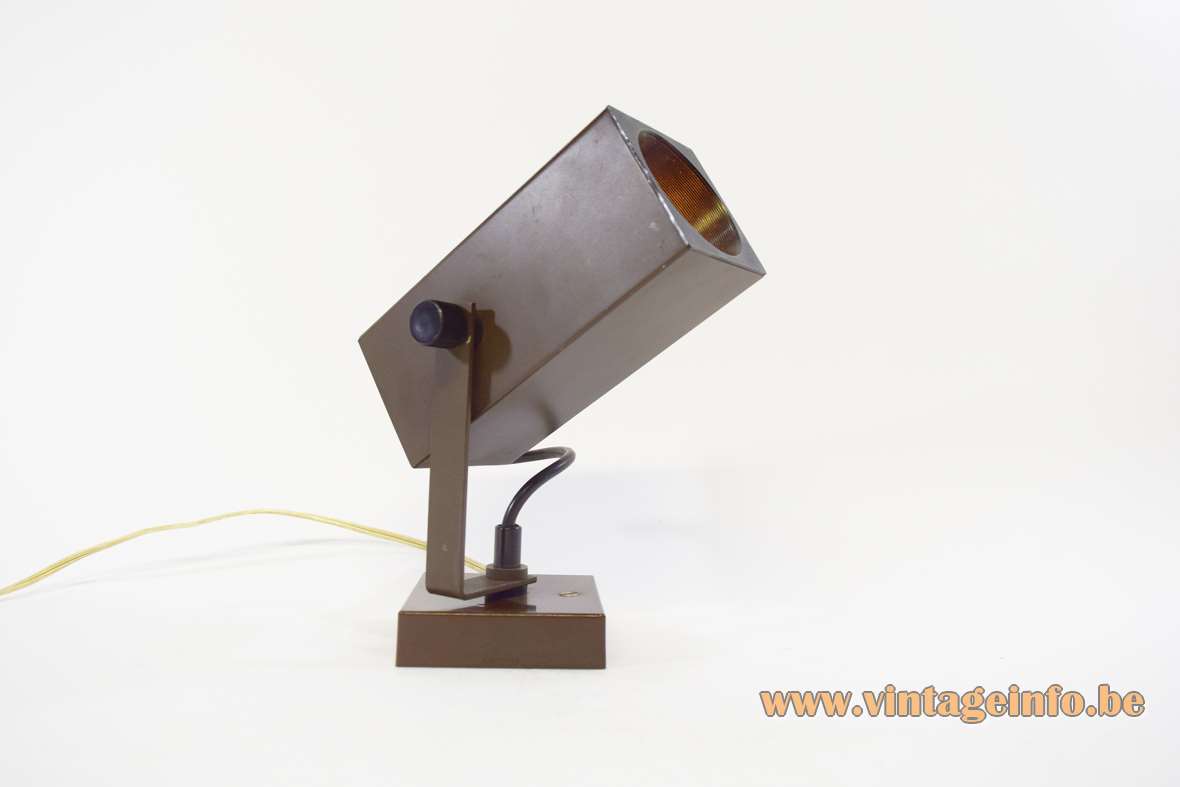 Adjustable spotlight wall lamp adjustable brown beam tube lampshade square base black plastic 1970s Philips Netherlands