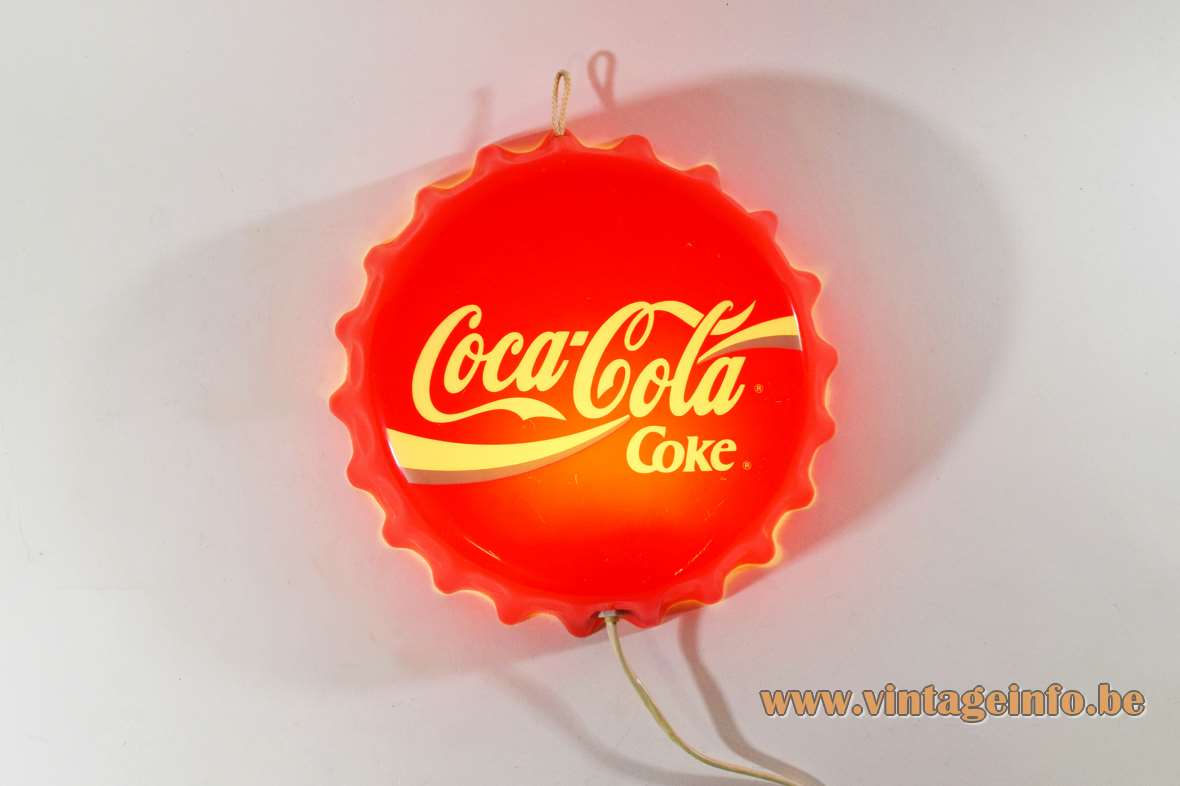 Coca-Cola crown cork wall lamp vintage plastic Coke advertising sign 1980s Brainstorm France E14 socket