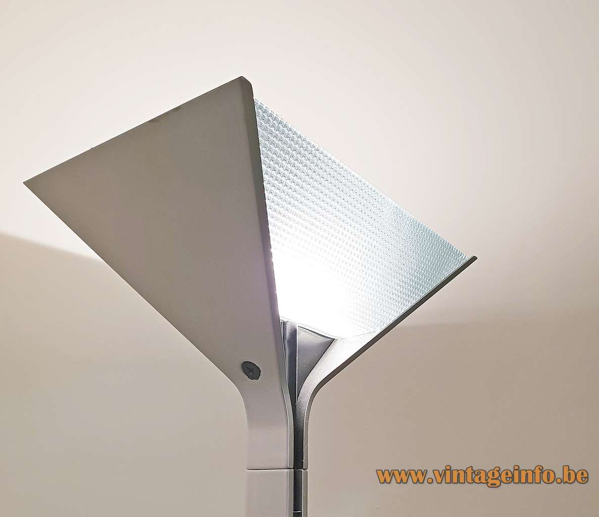 FLOS Papillona floor lamp 1975 design: Tobia Scarpa aluminium rod conical funnel-shaped lampshade 1970s Italy