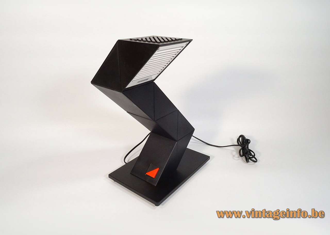 Zig Zag desk lamp black plastic adjustable light 1984 design: Shui Chan Massive E-Lite Z-lite 1980s