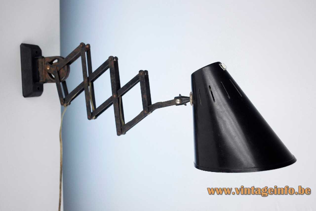 Bometal Barcelona scissor lamp industrial light in black painted metal E27 socket 1940s 1950s Spain