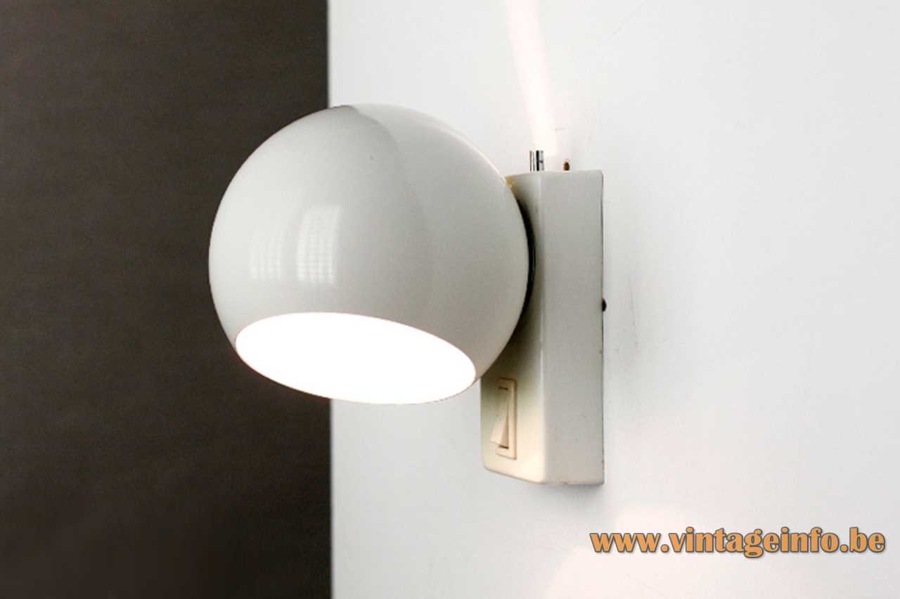 Gaetano Sciolari Toy wall lamp 1960s design white globe lampshade rectangular metal base Ecolight Metalarte 1970s