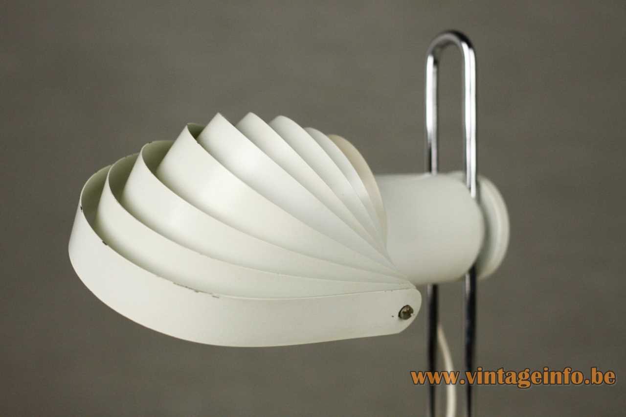 Temde Visier wall lamp design: E.R. Nele flat base chrome rod visor metal slats lampshade 1970s