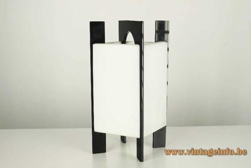 Square Acrylic Tramo Table Lamp 1