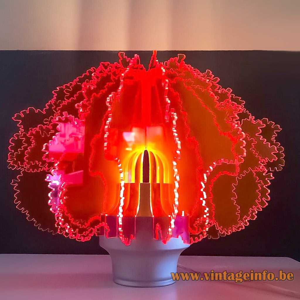Ennio Lucini Cespuglio table lamp 1969 Design House aluminium base 16 radial red acrylic slats Italy
