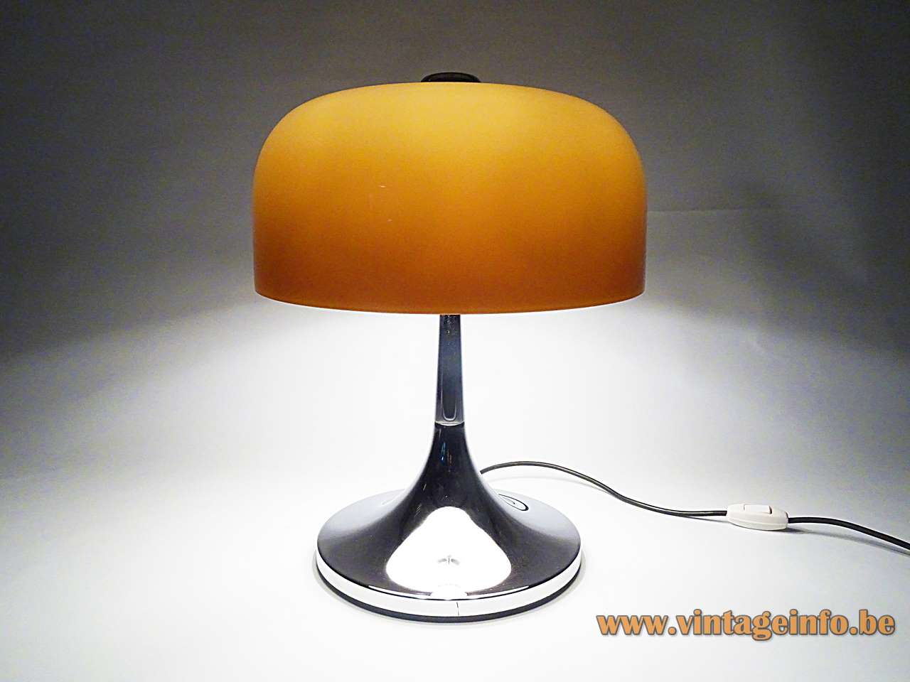 iGuzzini Medusa table lamp design: Luigi Massoni chrome base brown mushroom lampshade 1960s 1970s Harvey Guzzini