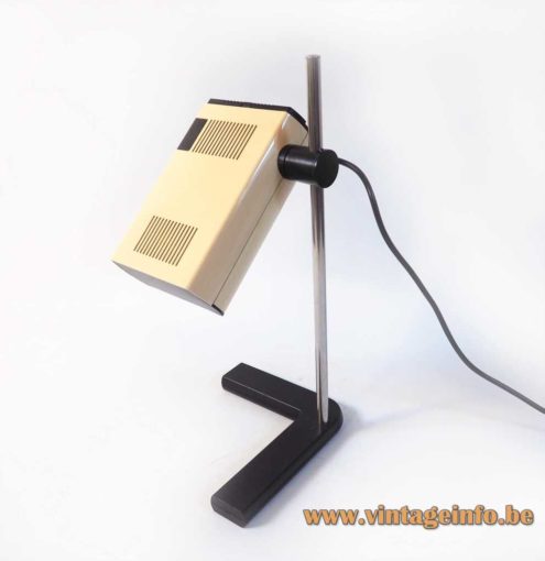 Manade Samp Desk Lamp 1