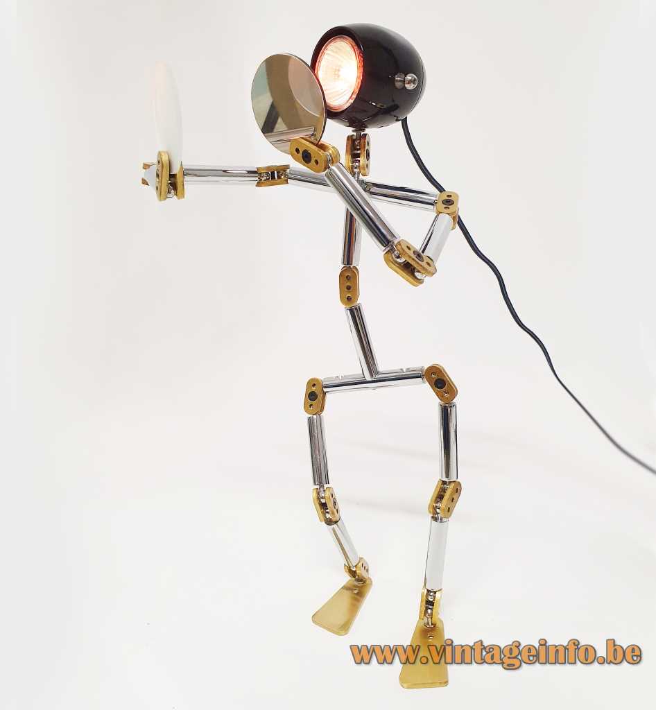 Sun Luen Sean table lamp design: Ygnacio Baranga round base adjustable robot round lampshade 2000s China
