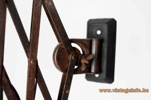 EGSA Scissor Wall Lamp 1